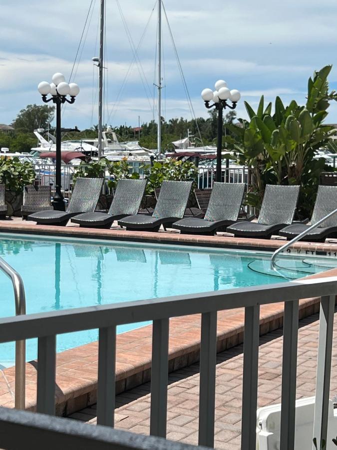 Marina Vibes - Sarasota Hotel Luaran gambar