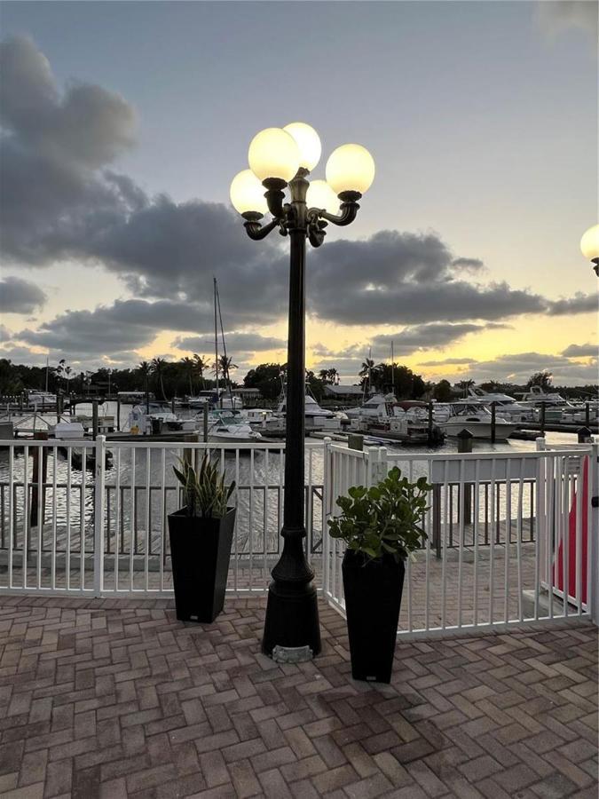 Marina Vibes - Sarasota Hotel Luaran gambar